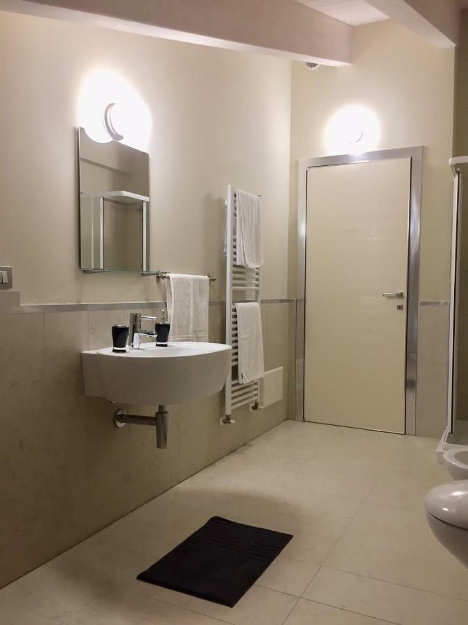 Residenza Virgiliana Suite Con Terrazza-Centro Storico Mantova Bagian luar foto